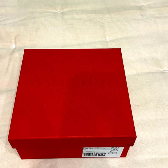 Valentino REVERSIBLE VLOGO SIGNATURE BELT IN GLOSSY CALFSKIN 40 MM - Picture 9 of 10